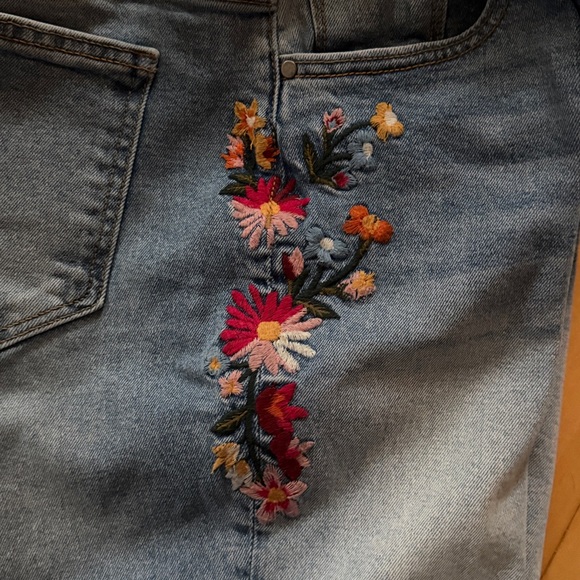 DRIFTWOOD Blue Jeans with Colorful Embroidery - Picture 5 of 6